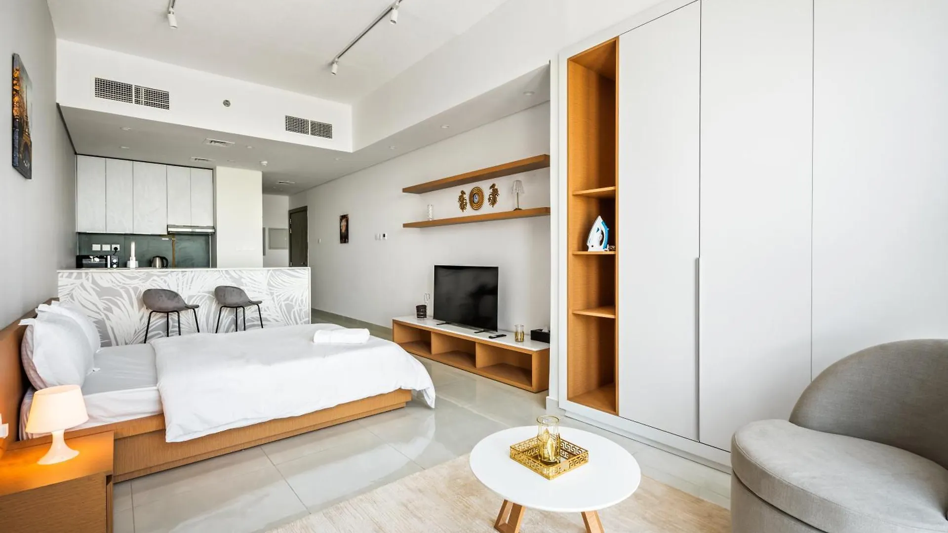 Appartamento Bright Studio In Vibrant Dubailand District Emirati Arabi Uniti