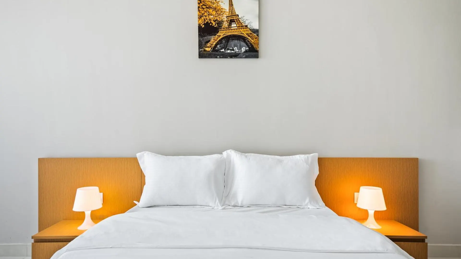 Bright Studio In Vibrant Dubailand District Emirati Arabi Uniti