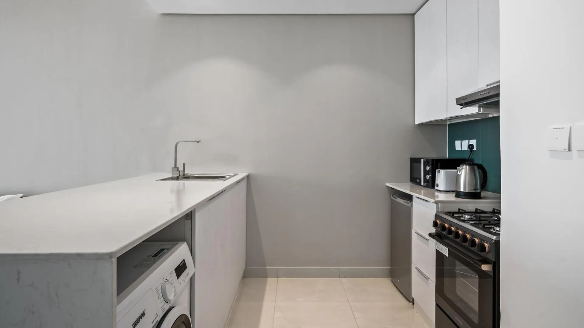 Bright Studio In Vibrant Dubailand District Appartamento