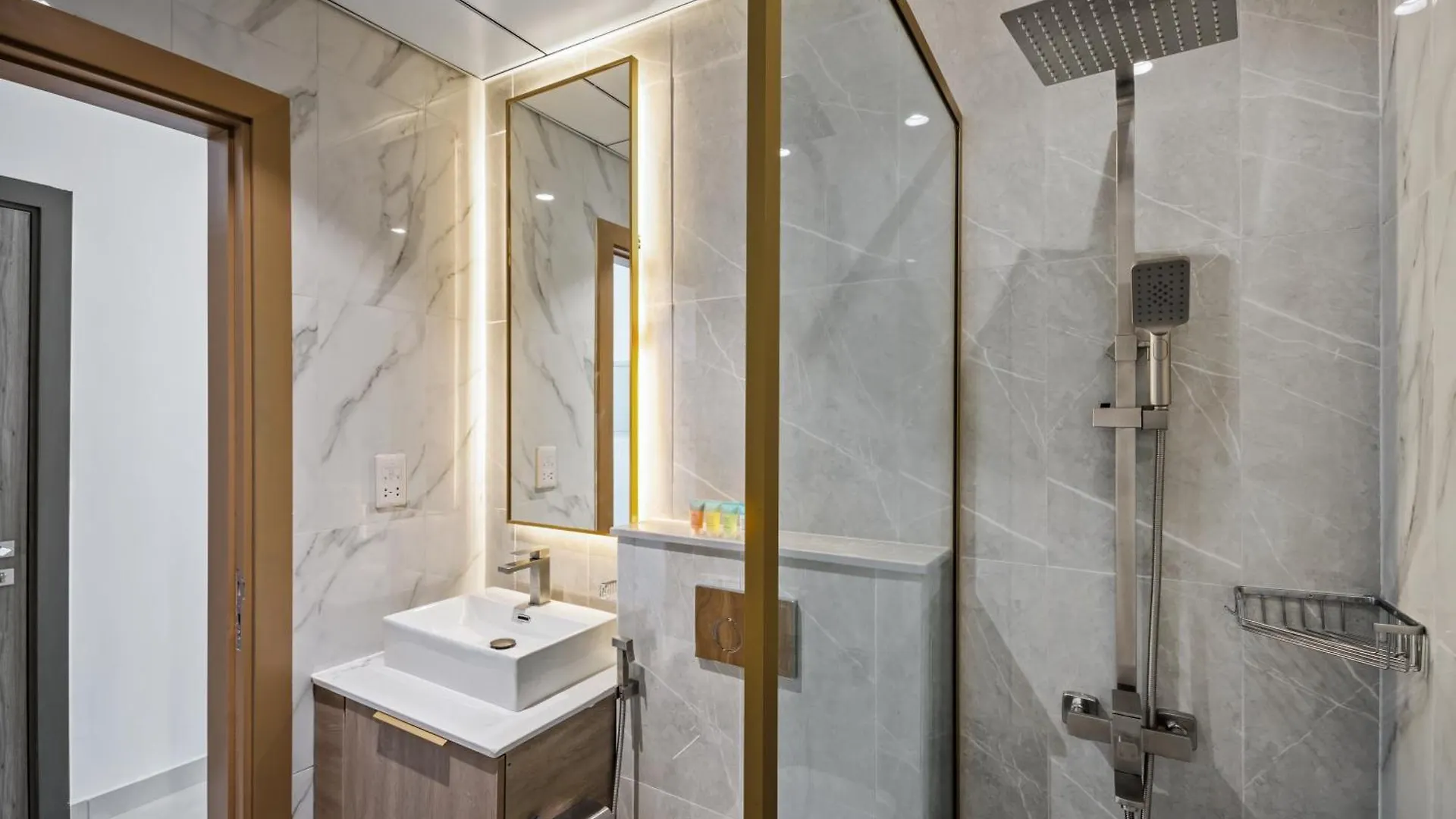 Bright Studio In Vibrant Dubailand District United Arab Emirates